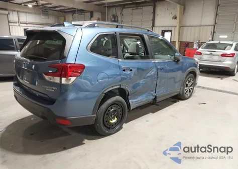 2019 Subaru Forester Limited from USA, damaged, VIN JF2SKAUC3KH587197